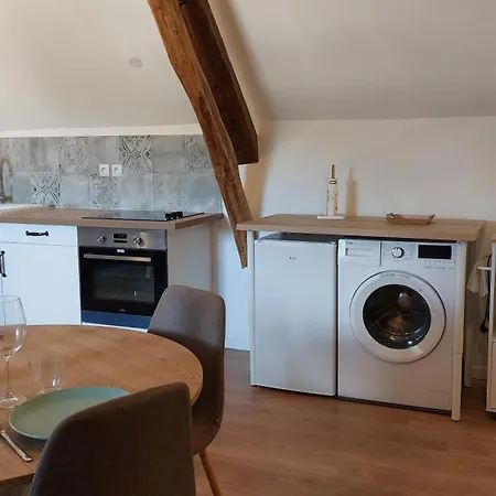 Apartment Escapade A *