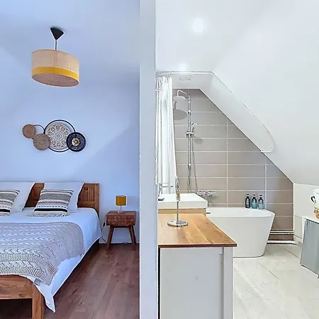 Apartment Escapade A *